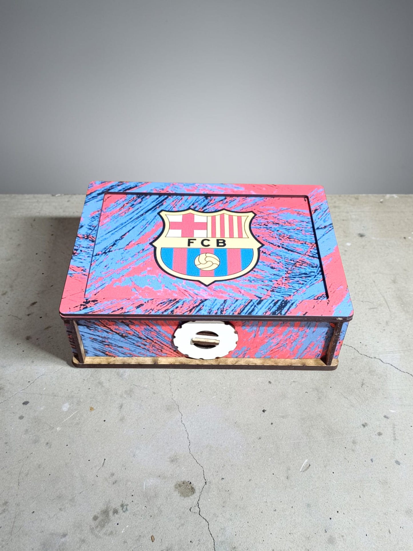 👉 Hucha de Madera para Fans del F.C Barcelona ⚽ Edición Limitada a Todo Color