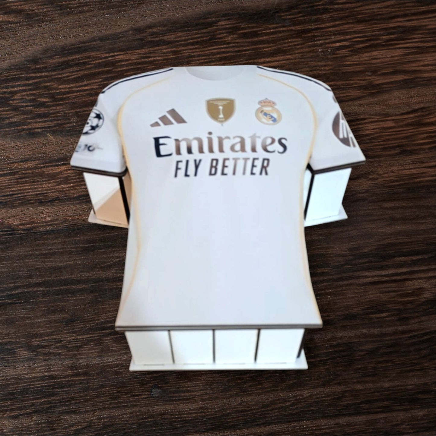 Caja de Madera en Forma de Camiseta – Real Madrid, Barça o Personalizada
