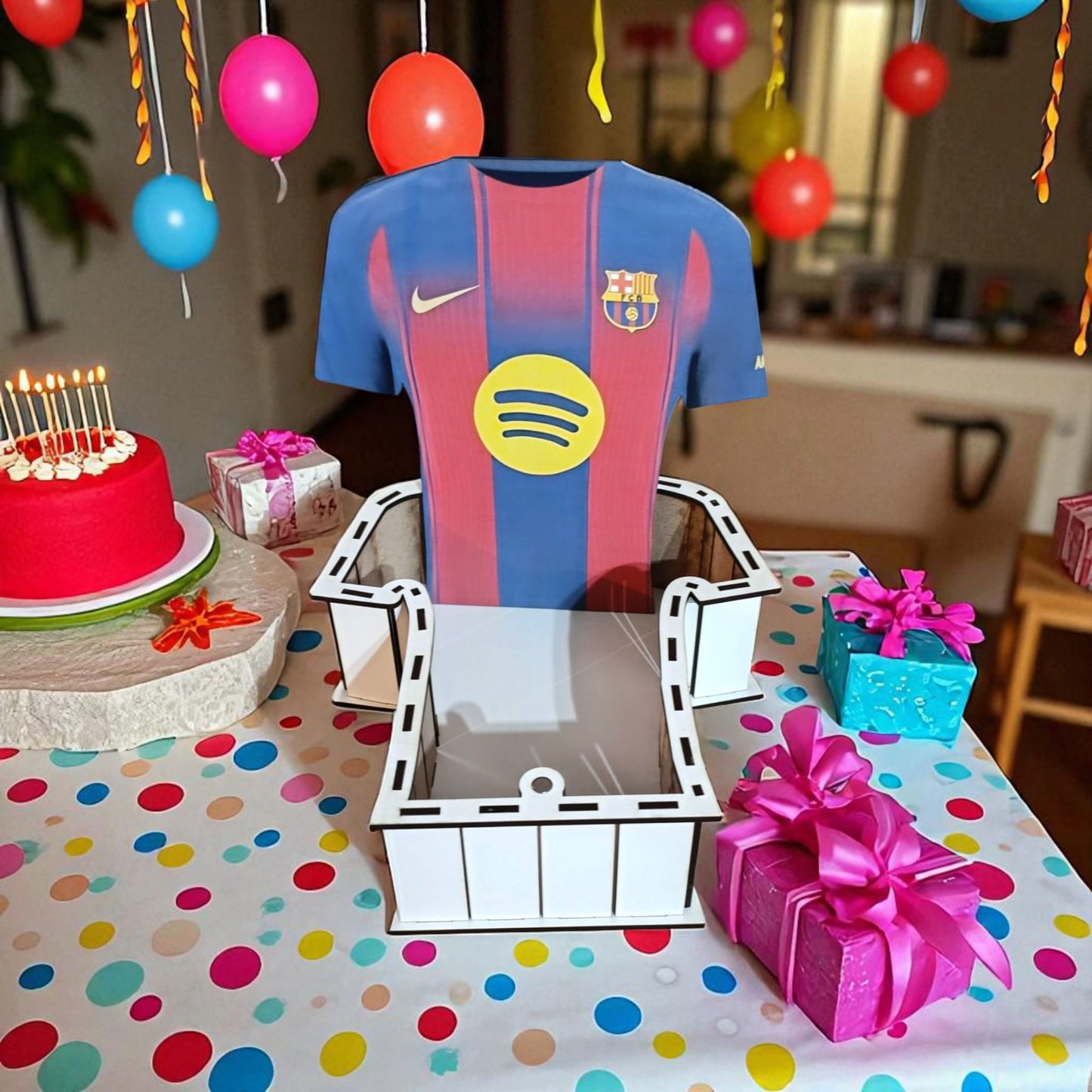 Caja de Madera en Forma de Camiseta – Barça, real Madrid o Personalizada