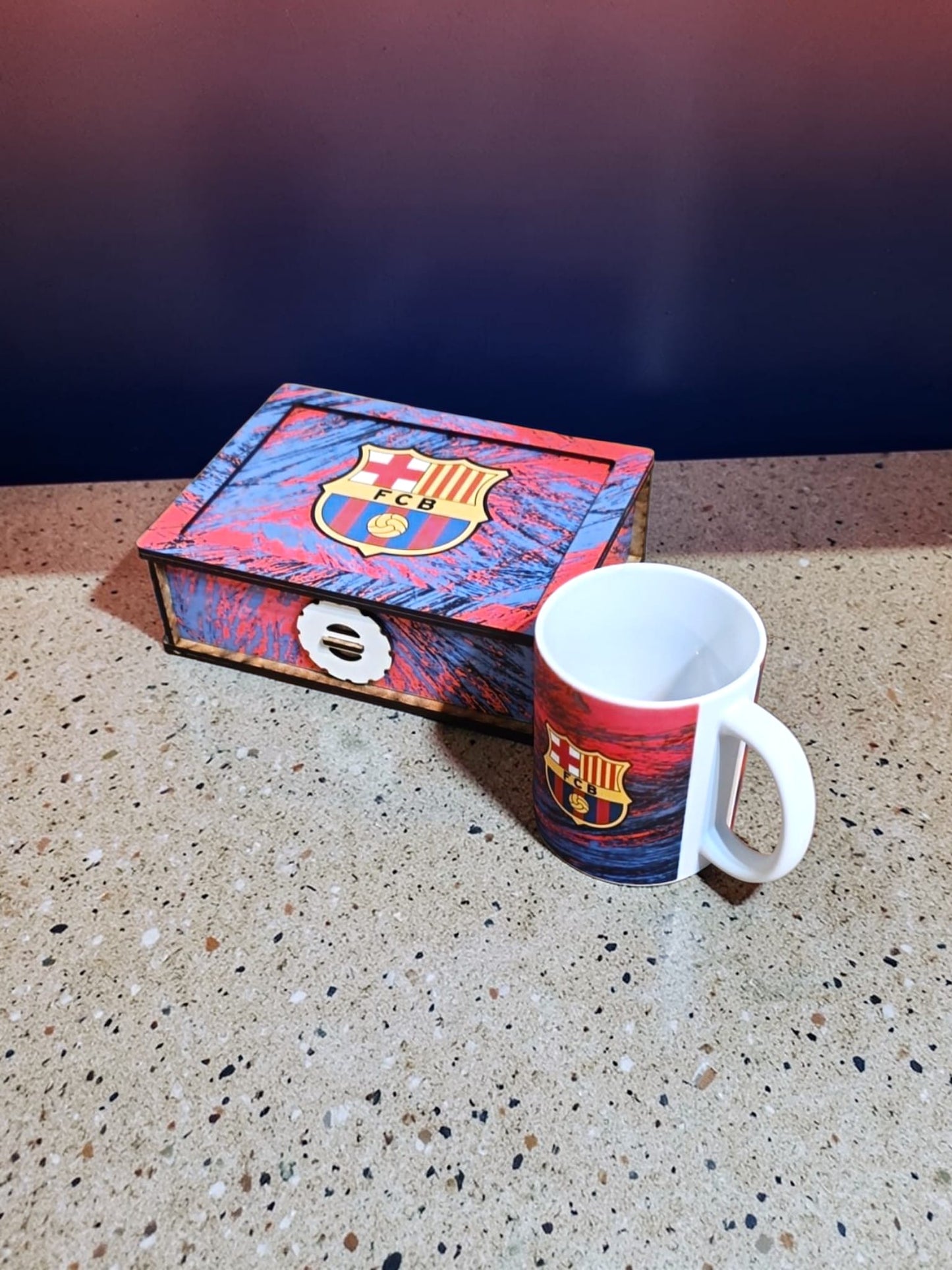 Pack hucha FC Barcelona más taza futbol personalizado