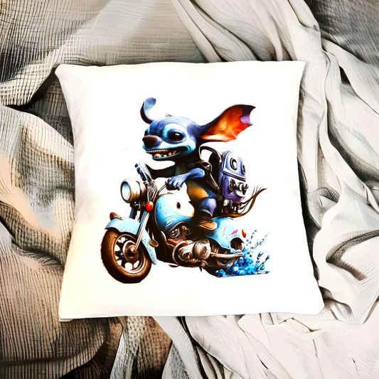 "Cojín decorativo Stitch en motocicleta: Añade un toque divertido y temático a tu hogar"