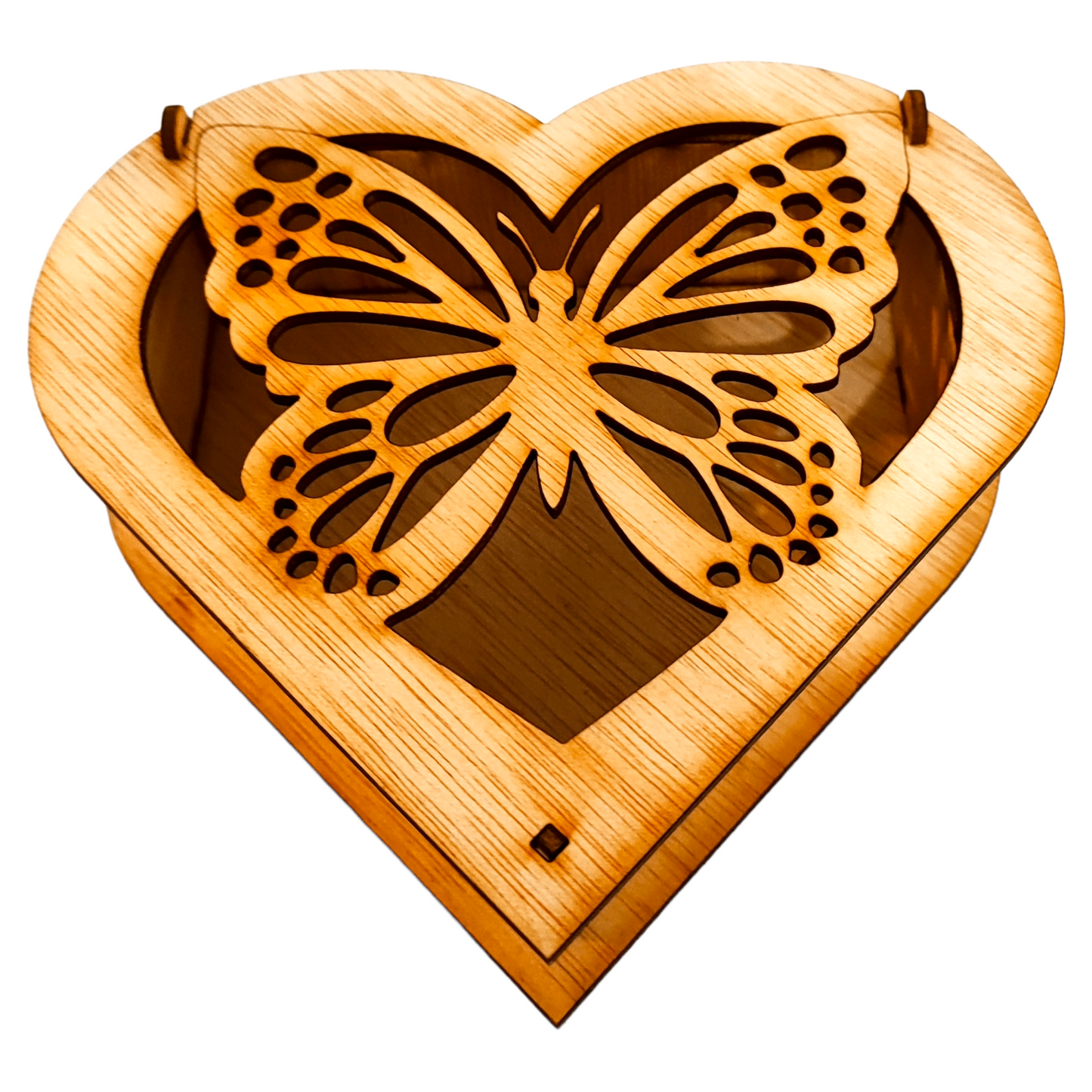 Cajita de corazón de madera con diseño de mariposa