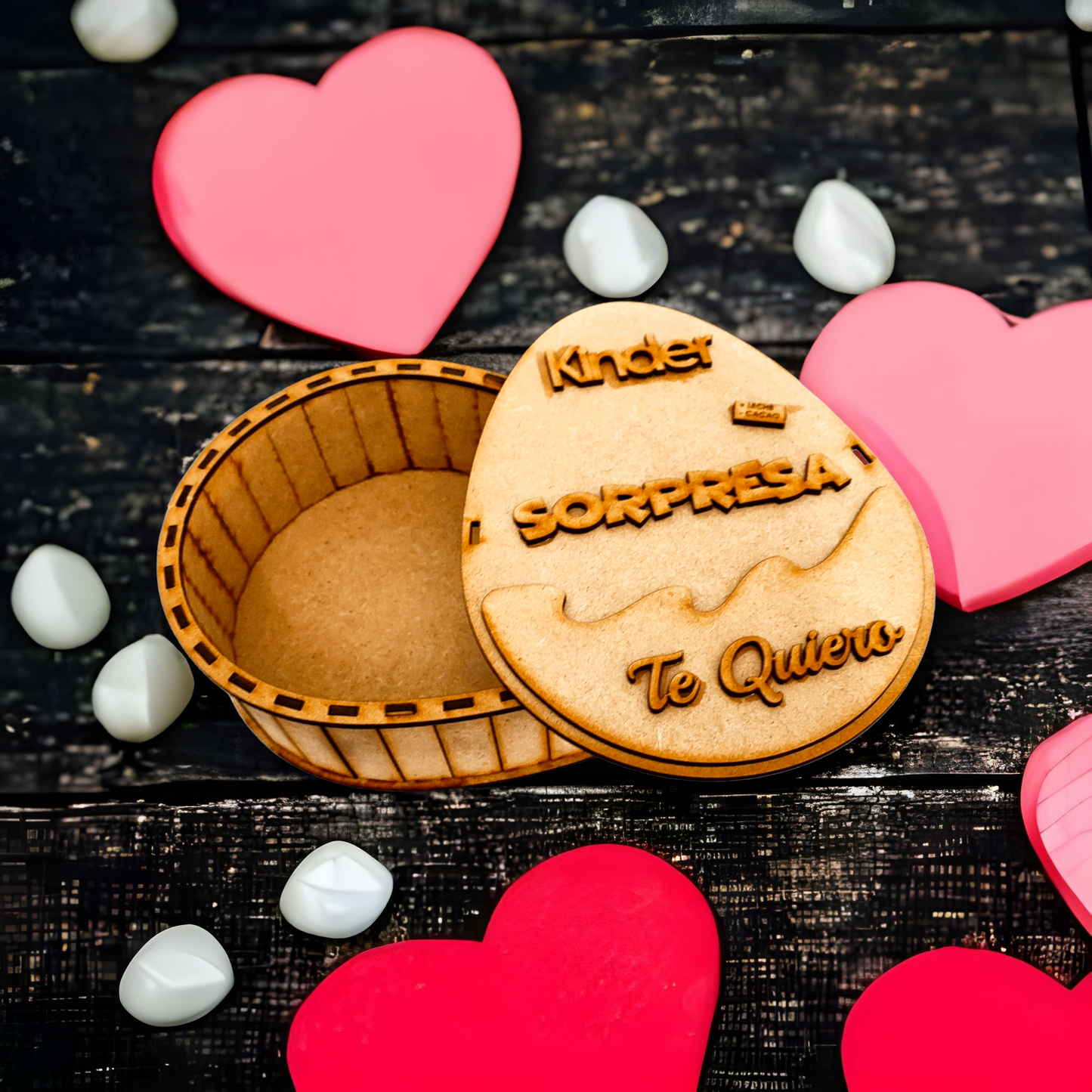 Caja de Madera Personalizada en forma de Huevo Kinder Sorpresa