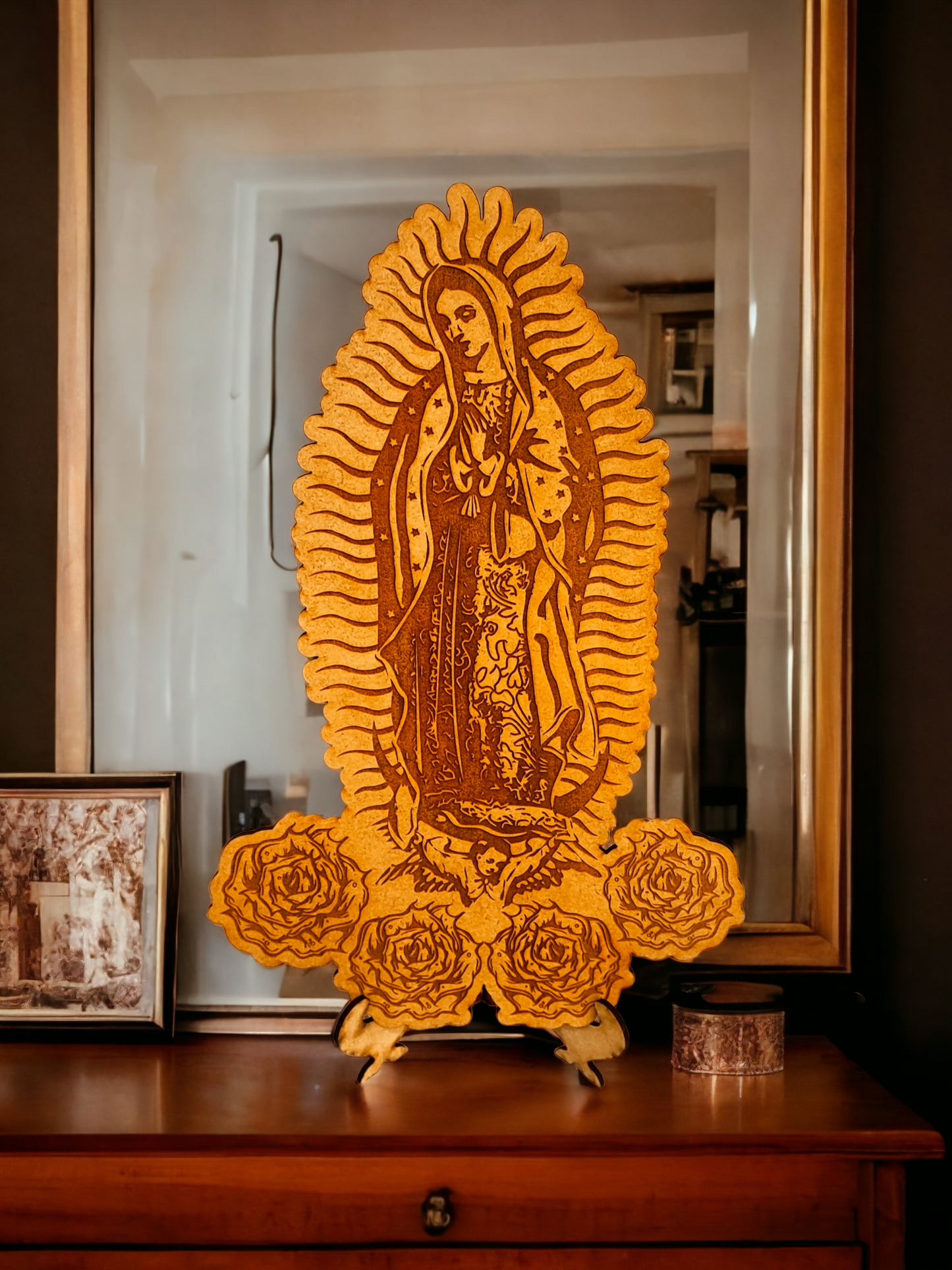 Virgen de Guadalupe en Madera Tallada y Grabada con Máquina Láser